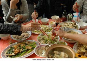 local-people-eating-traditional-chinese-food-in-hong-kong-china-a5dt6n-cooking 3